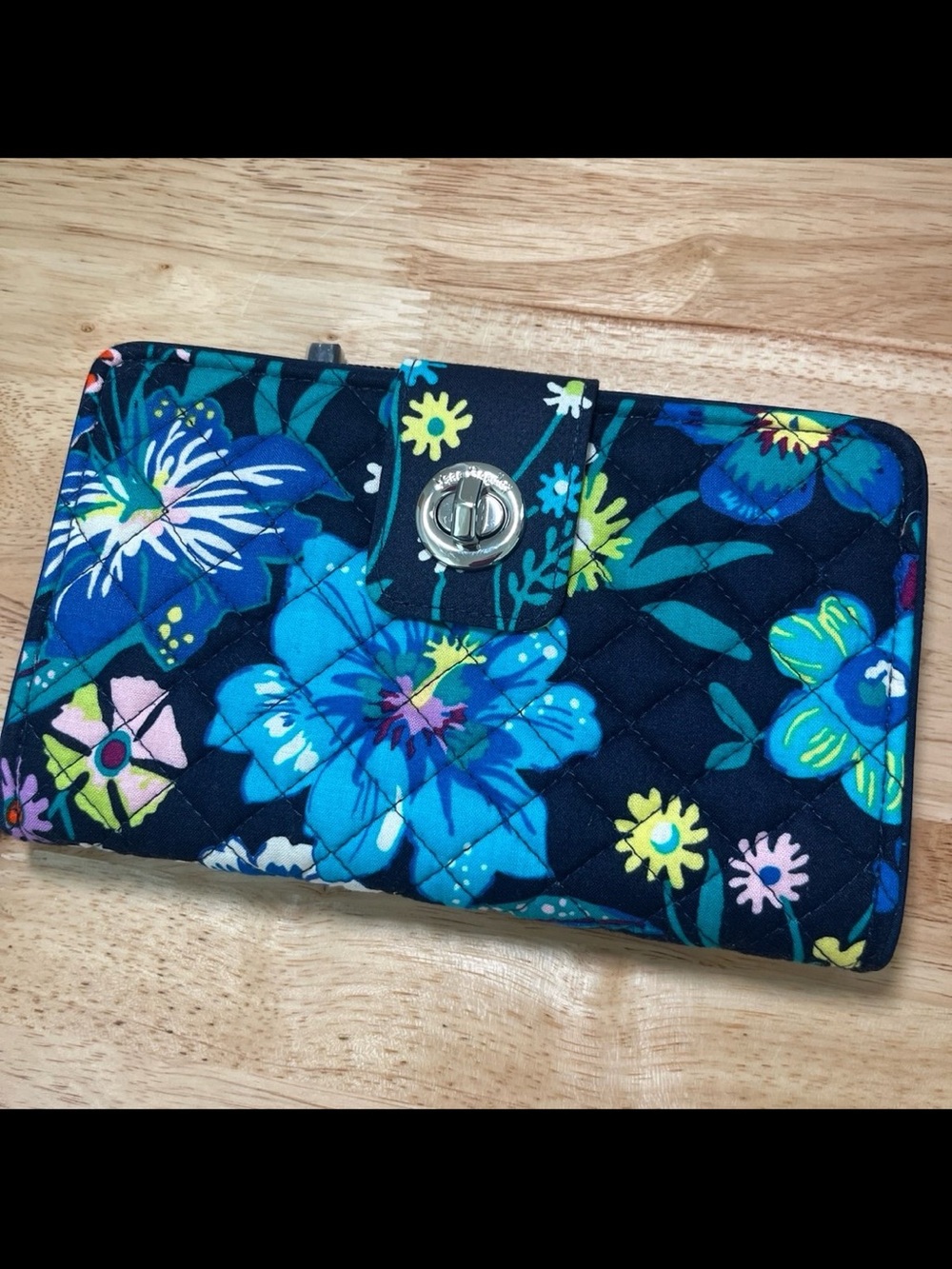 Vera Bradley Iconic RFID Turnlock Wallet NWT Moonlight Garden